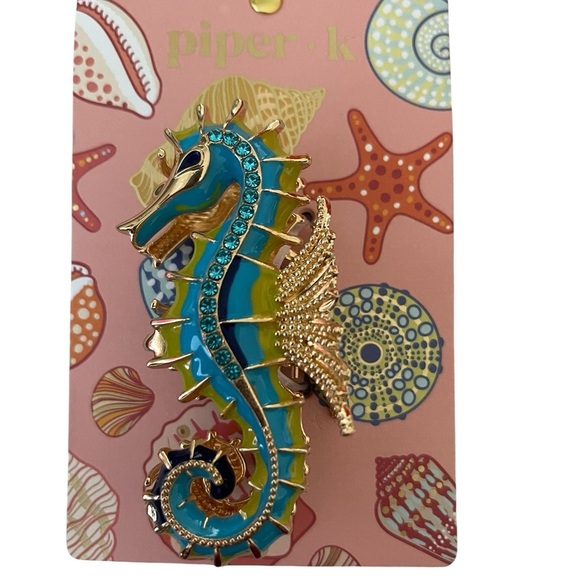 Piper K Gorgeous whimsical Seahorse Hair Claw Clip - Picture 3 of 3